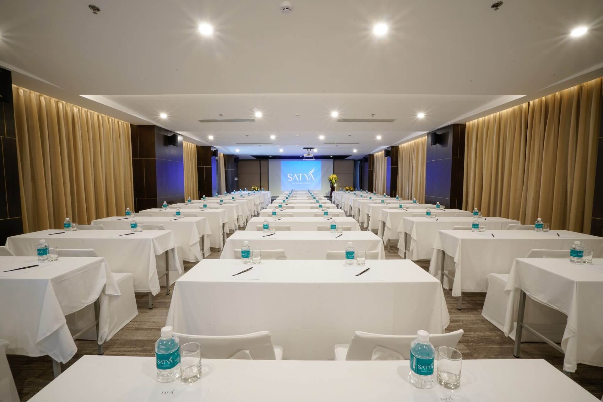 MEETING ROOM 1